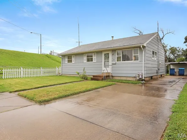 2 Briarcliff Dr, Granite City, IL 62040