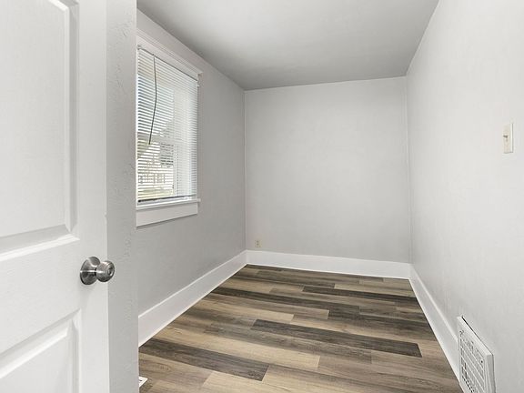 3rd image of 1609 25th St