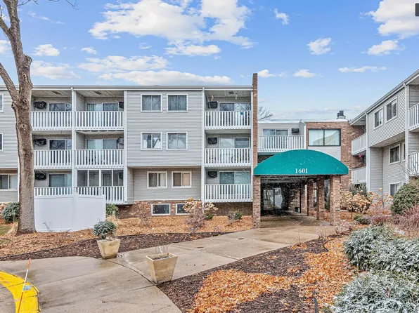 1601 N Innsbruck Dr APT 128, Fridley, MN 55432