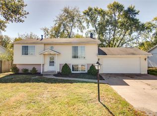 219 Bachman Ln, Godfrey, IL 62035