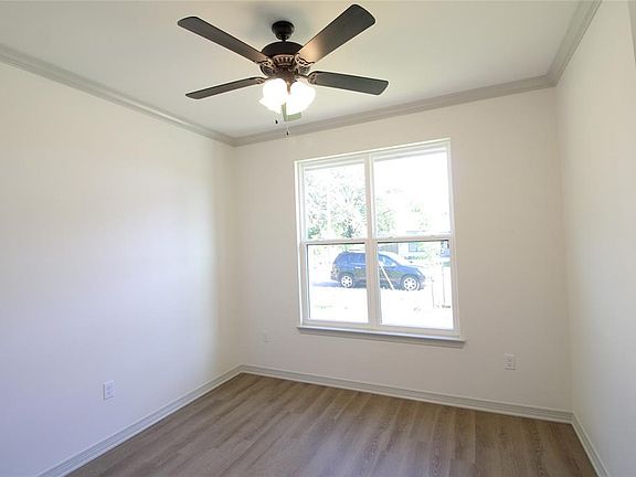 2nd image of 1623 Alamo Dr