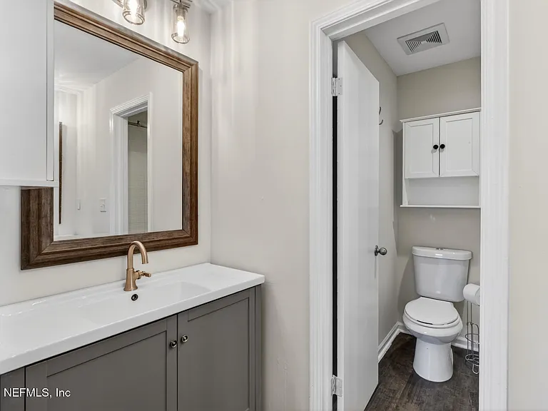 7701 Baymeadows Cir W #1052 — Photo 33