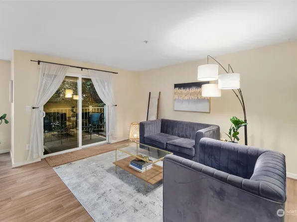 10744 Greenwood Avenue N #103, Seattle, WA 98133