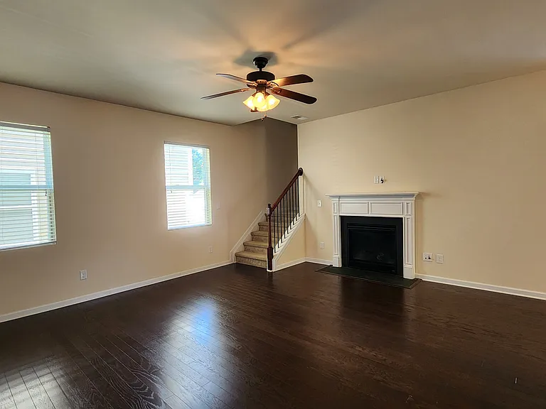 508 Knothole Ln — Photo 3