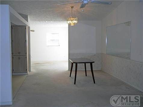 2nd image of 386 NW Rebecca Ave