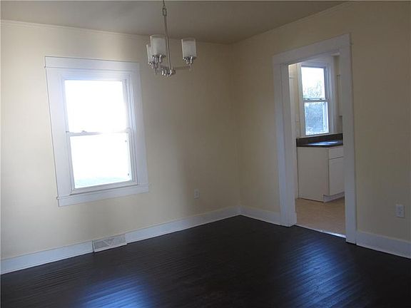 5th image of 964 Athalia Ave