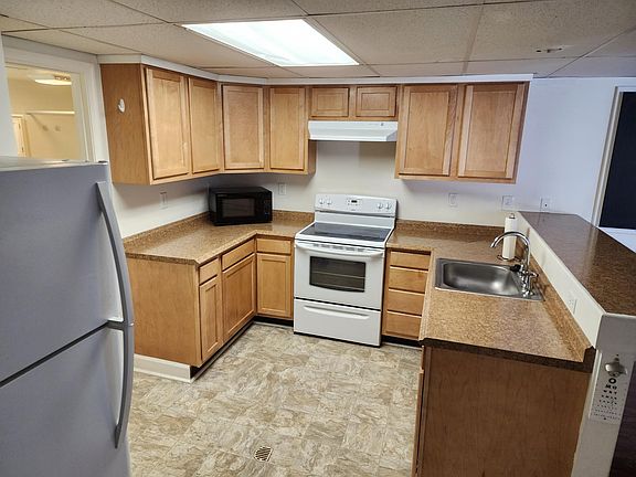 3rd image of 106 Springvale Dr #A