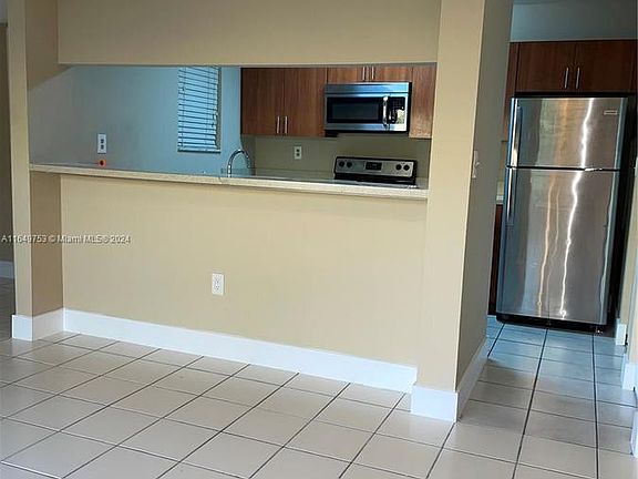 5th image of 590 NW 114th Ave APT 204
