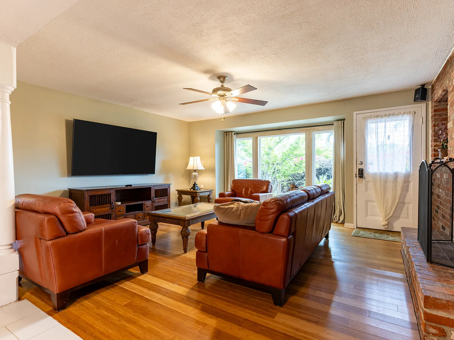 805 Regal Rd — Photo 4