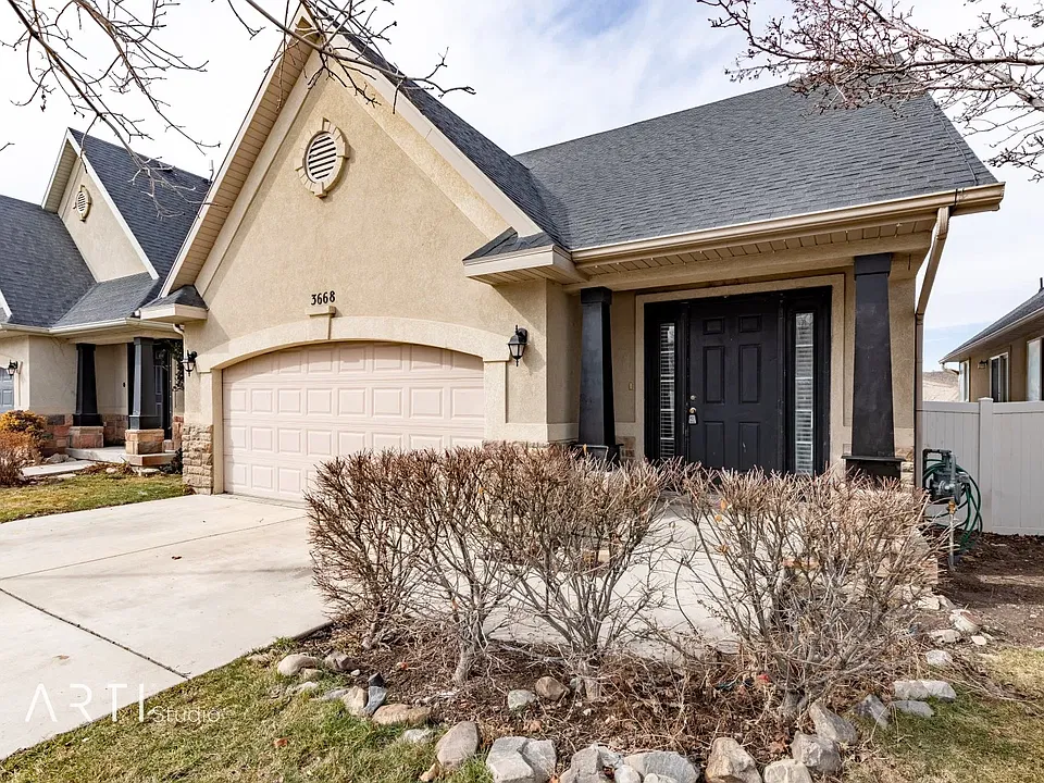 3668 W Plymouth Rock Cv