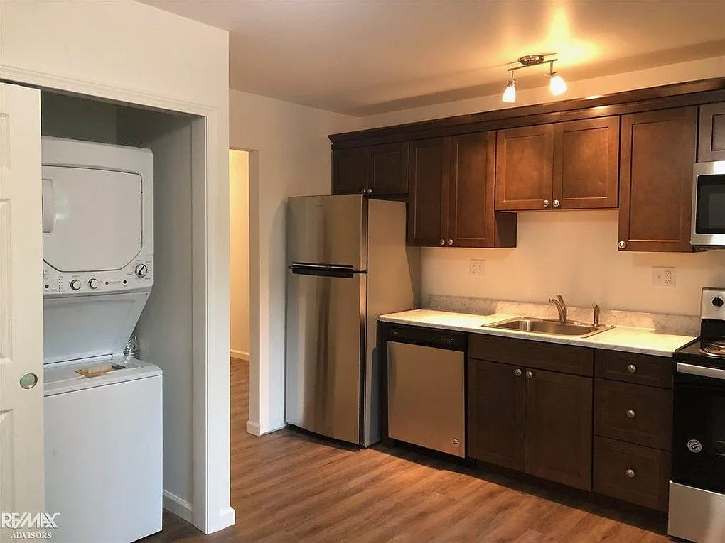 2 bed, 900 sqft, $975 — Photo 4