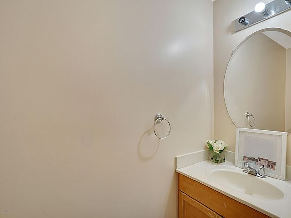5th image of 3 Aspen Ct