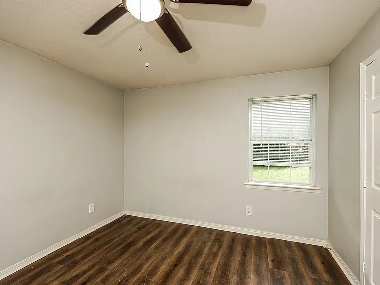 1754 E Red Bird Ln — Photo 10