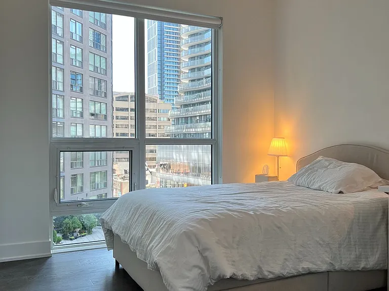 955 Bay St #607 — Photo 11