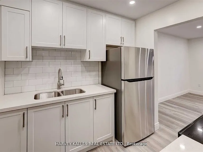901 Millwood Rd #B — Photo 6