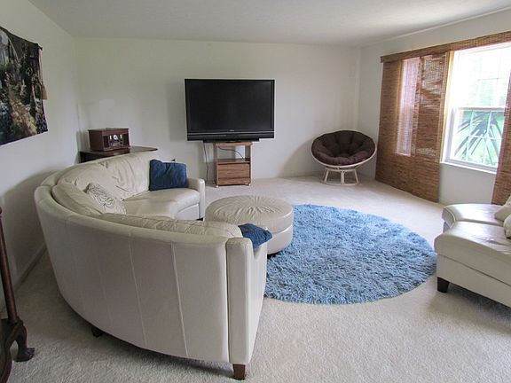 3rd image of 3645 Bayview Ln