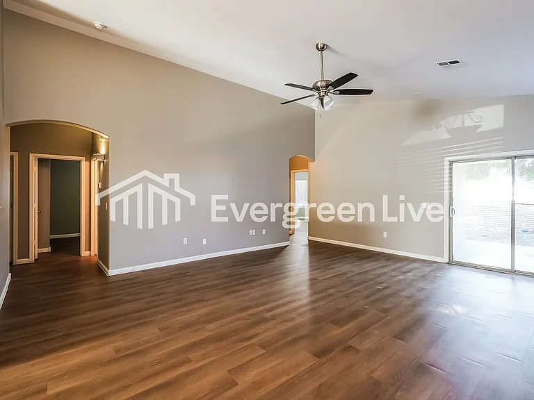 6026 N 68th Dr — Photo 3