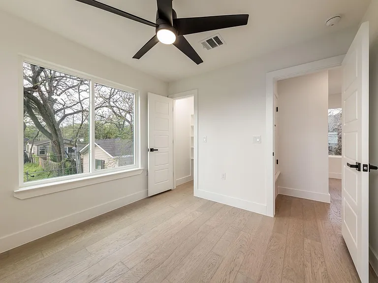 2508 E 4th St #A — Photo 27