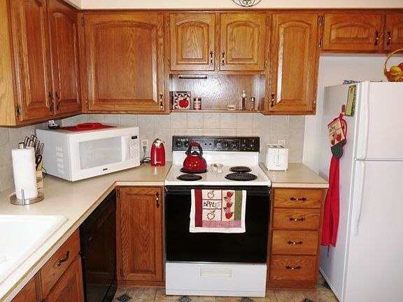 Bright, Sunny Kitchen