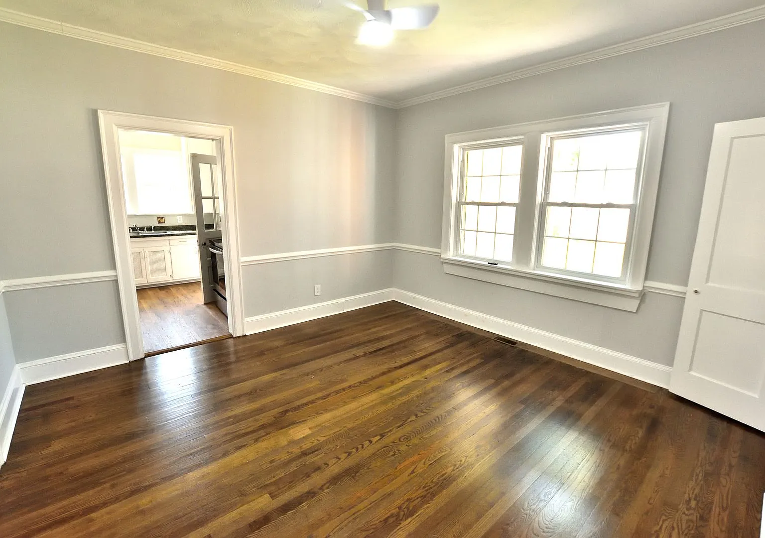 945 Sycamore Street — Photo 4