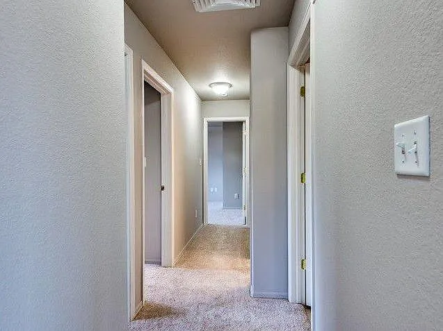 694 Bayberry Ct — Photo 7