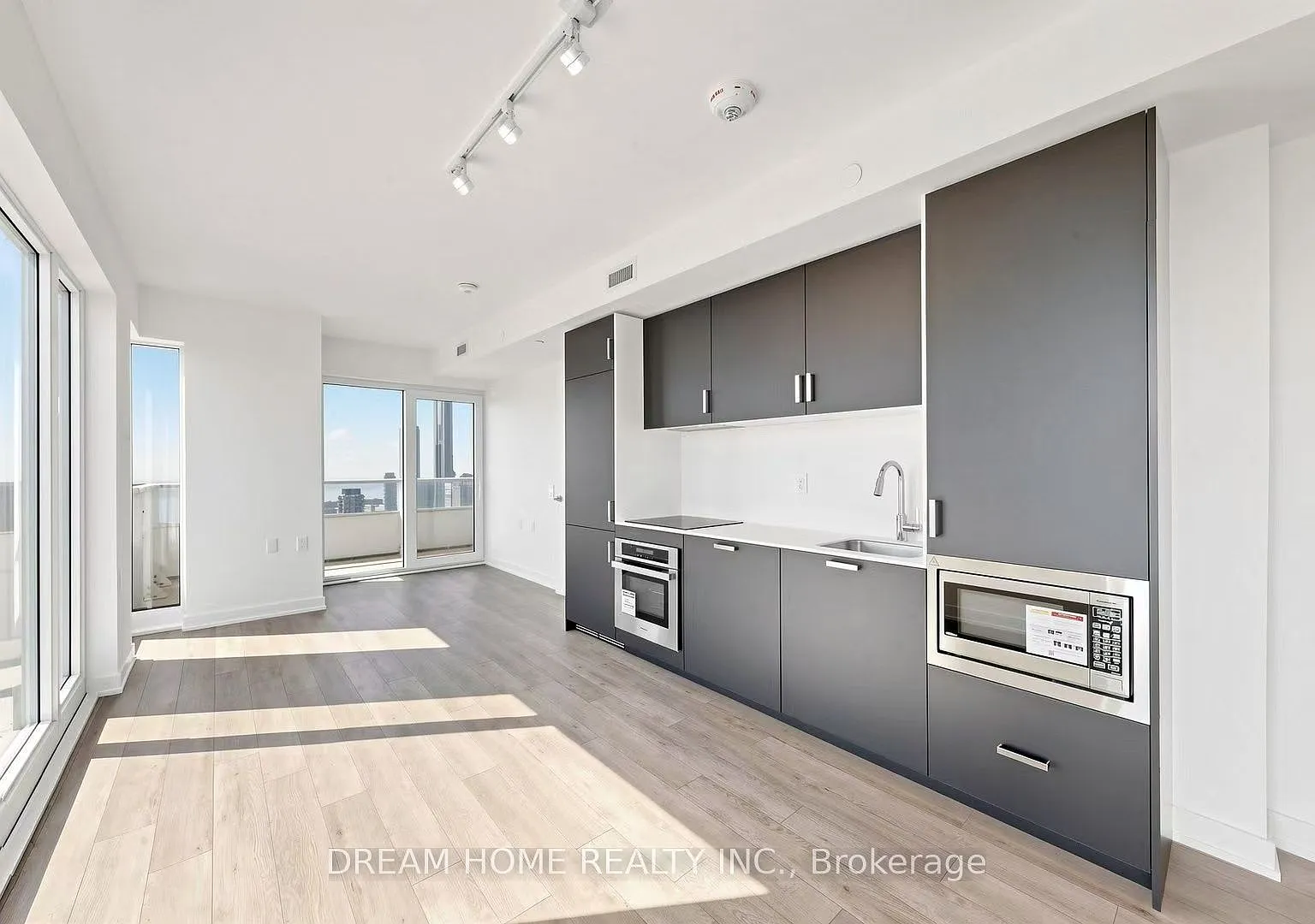 3 bed, $3,900 — Photo 4