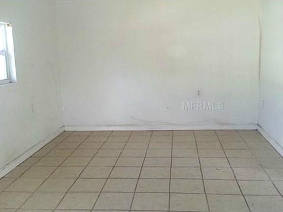 3rd image of 2208 37th Ave E