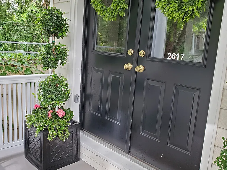 2617 N Bosworth Ave #1 — Photo 2
