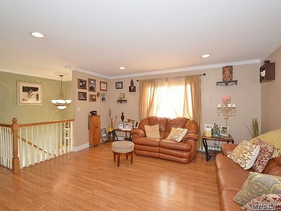 3rd image of 31 Winding Ln
