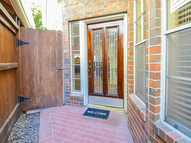 4916 Inker St — Photo 4