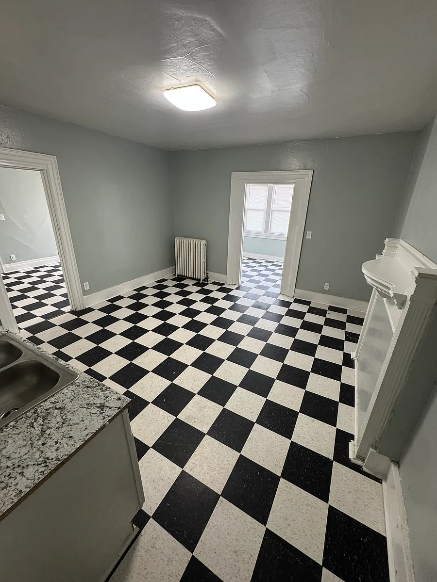 Building Photo - 428 W Bancroft St #4