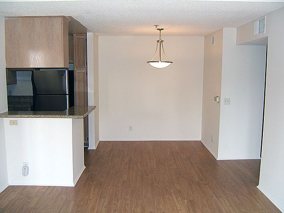 4th image of 328 S Cloverdale Ave APT 408