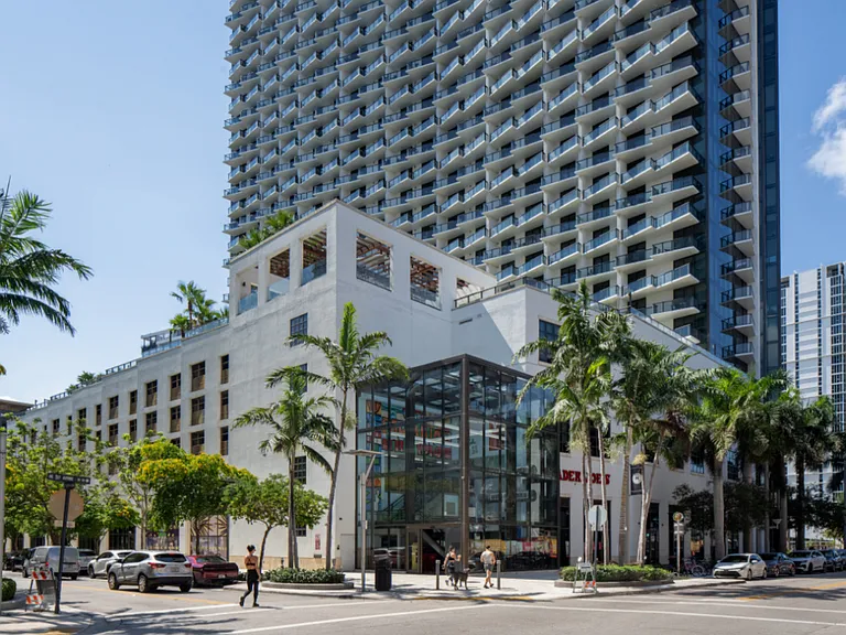 Gio Midtown — Photo 62