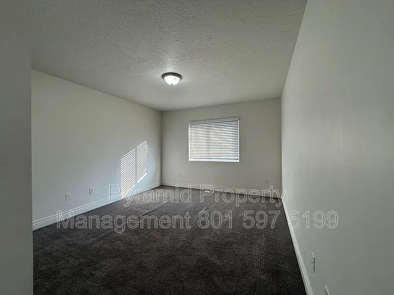 3178 S 945 E #B — Photo 18