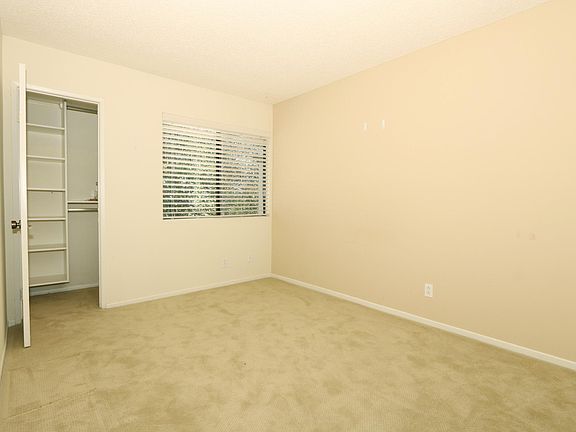 4th image of 10518 Sunland Blvd Unit 4