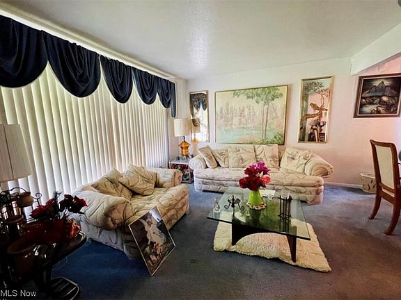 3rd image of 2062 Deanwood St