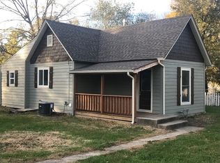 120 Gould St, Tonganoxie, KS 66086