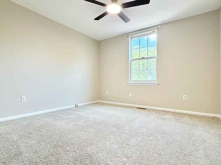 771 Chanticleer — Photo 20