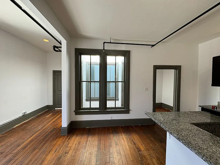 1100 Hull Street Apartments — Photo 17