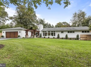 380 Red Fox Rd, Wayne, PA 19087