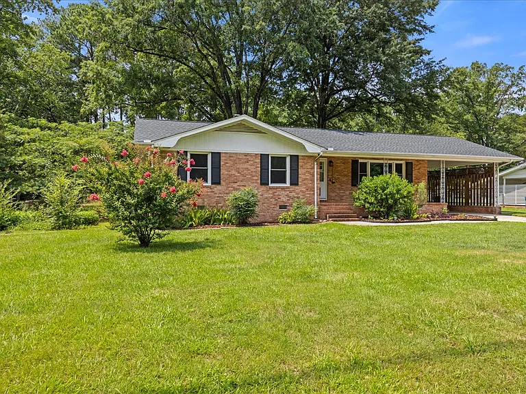 2408 Rolling Pines Ave — Photo 24