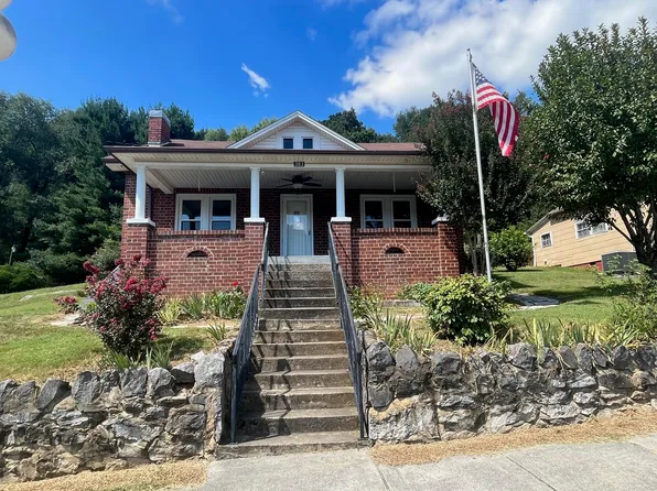 383 E Jackson St, Gate City, VA 24251
