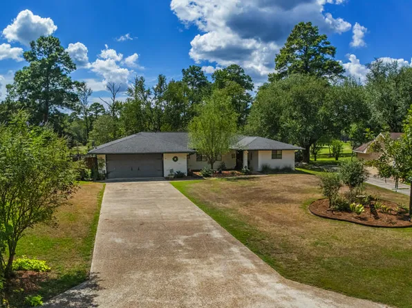 645 Masters Blvd, Brookeland, TX 75931