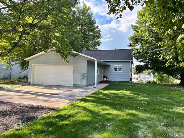 2003 W Ridge St, Marquette, MI 49855