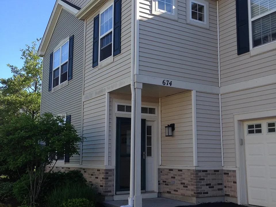 674 Arbor Cir