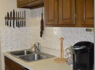 758 E Jackson St, Morris, IL 60450