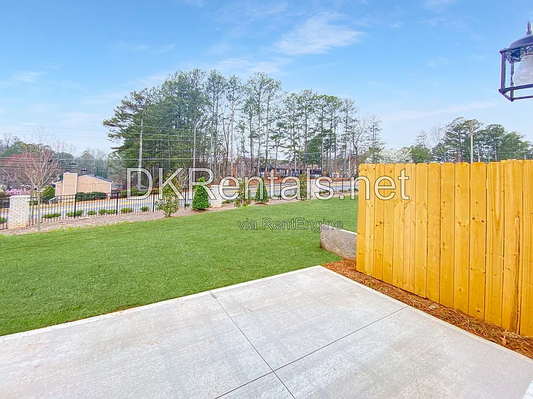 1466 Fern Ridge Ln #8 — Photo 16
