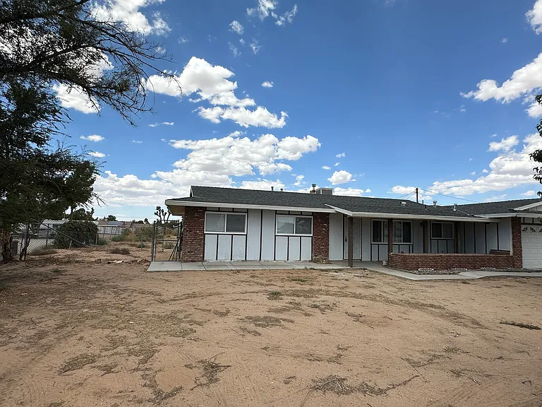 13776 Kiowa Rd — Photo 2