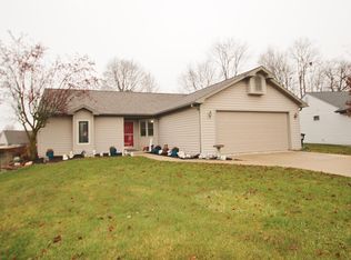 2119 Canyon Dr, Kendallville, IN
