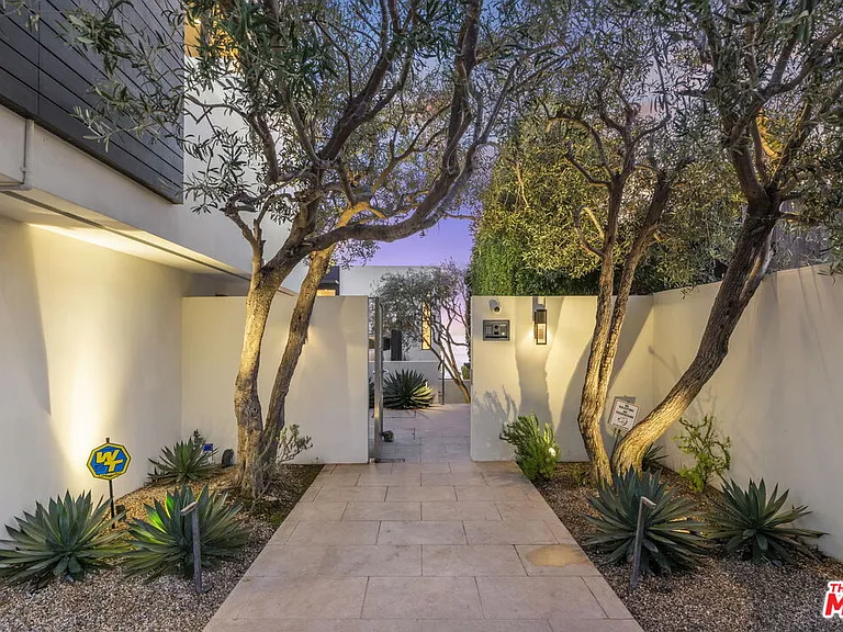 24146 Malibu Rd — Photo 23